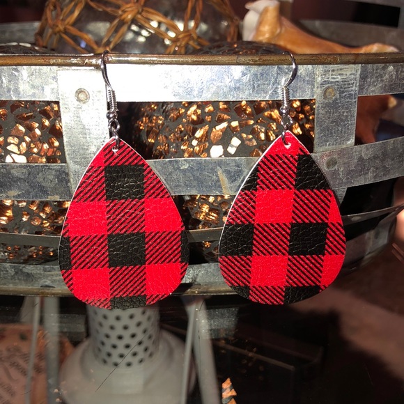 Jewelry - ⚠️LAST PAIR⚠️❤️Beautiful Plaid Faux Leathers❤️